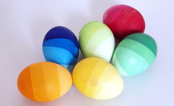 Фото Как красиво красить яйца на Пасху: лучшие идеи №16