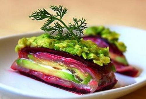 Рецепты праздничных салатов со свеклой: приготовление и красивое оформление