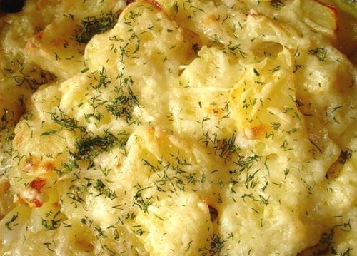 Фото Молочный картофель под сыром в мультиварке №1