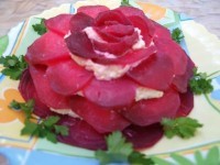 Салат-закуска «Роза» со свеклой