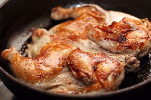 Цыпленок табака – можно ли его приготовить дома?