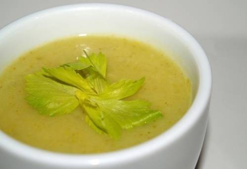Быстрый диетический суп с сельдереем