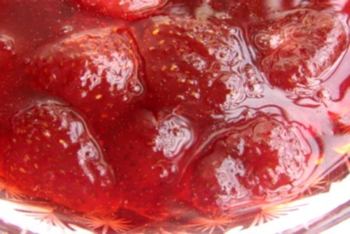 Фото Клубничное варенье с целыми ягодами в собственном соку №1