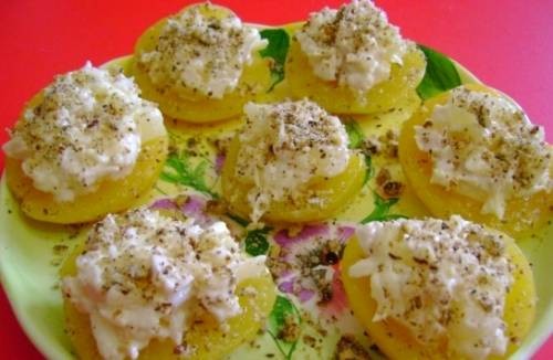 Фото Куриный салат в персиках №2