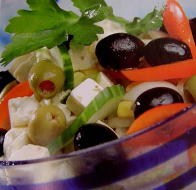 Фото Греческий салат: Рецепт и особенности приготовления №2