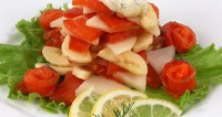 «Оригинальный» салат с семгой и фруктами