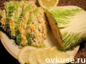 Закуска из пекинской капусты с сырной начинкой