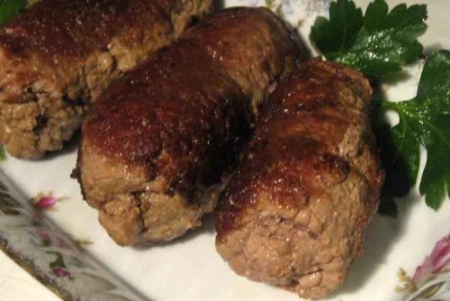 Тушеные мясные зразы по-румынски