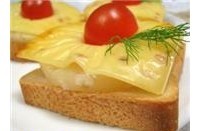 Фото Сэндвич с беконом, сыром и ананасом №1