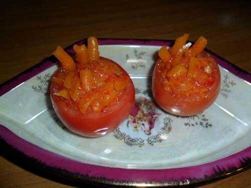 Фото Лучшие засолки: фаршированные помидоры на зиму №2