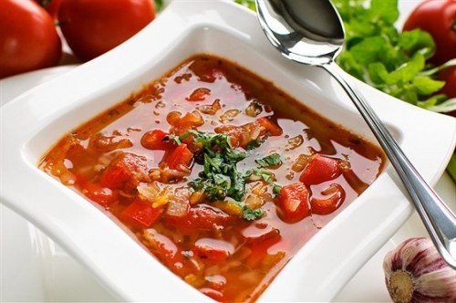 Фото Томатный суп по-польски с огурцом и рисом №1