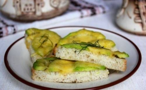 Фото Бутерброды с авокадо и сыром №2