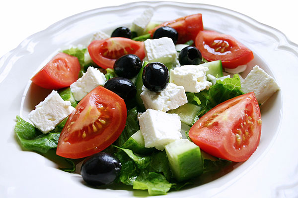 Фото Греческий салат: Рецепт и особенности приготовления №1