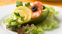 Фото Авокадо с салатом и креветками №1